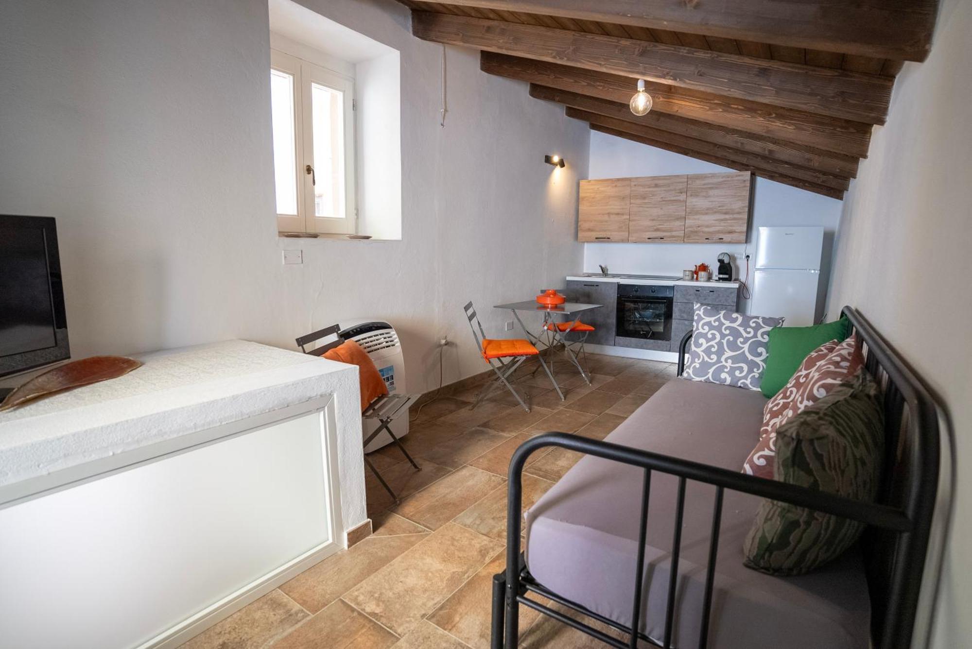 Sardinian Gallery Domus 博萨 客房 照片