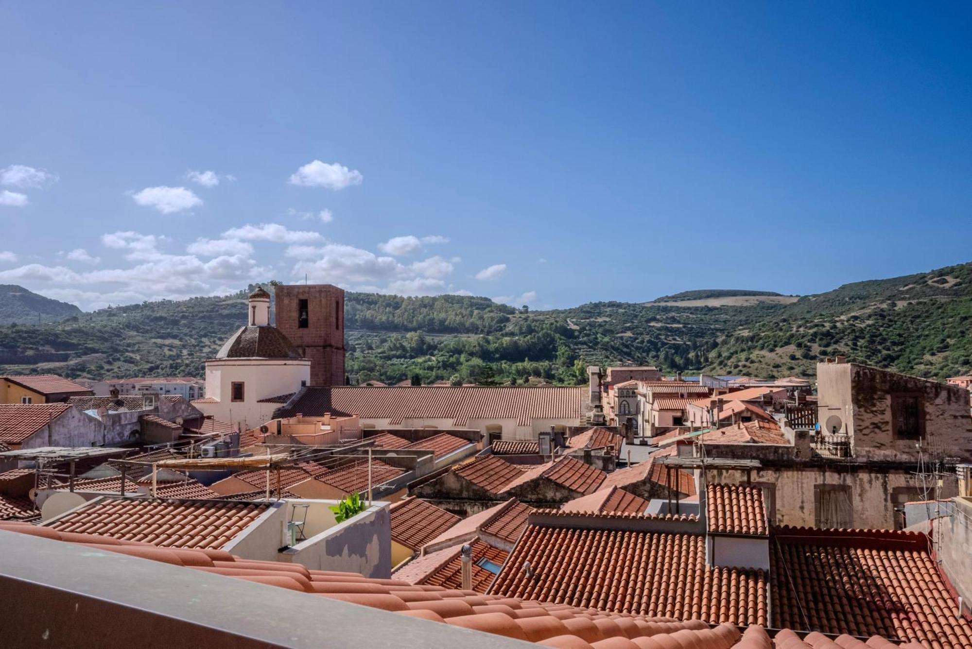 Sardinian Gallery Domus 博萨 外观 照片