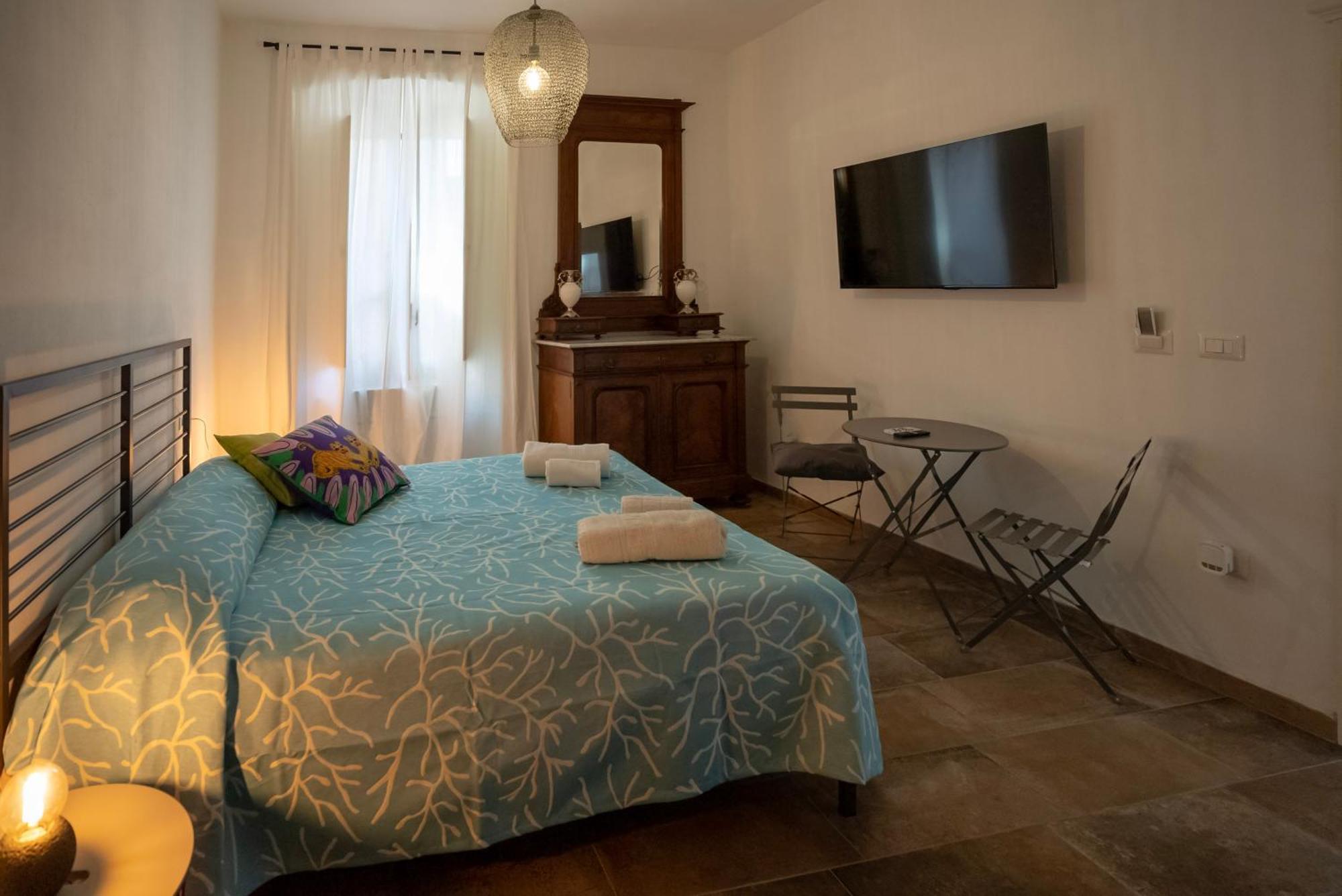 Sardinian Gallery Domus 博萨 客房 照片