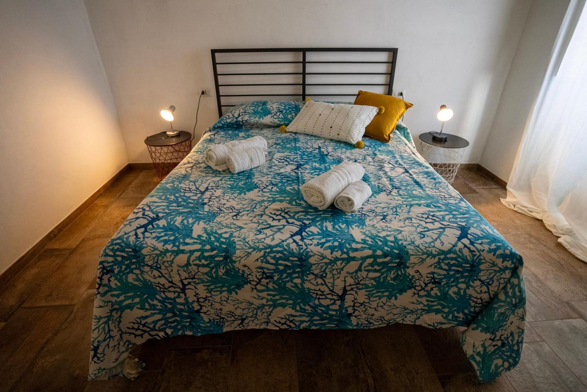 Sardinian Gallery Domus 博萨 客房 照片