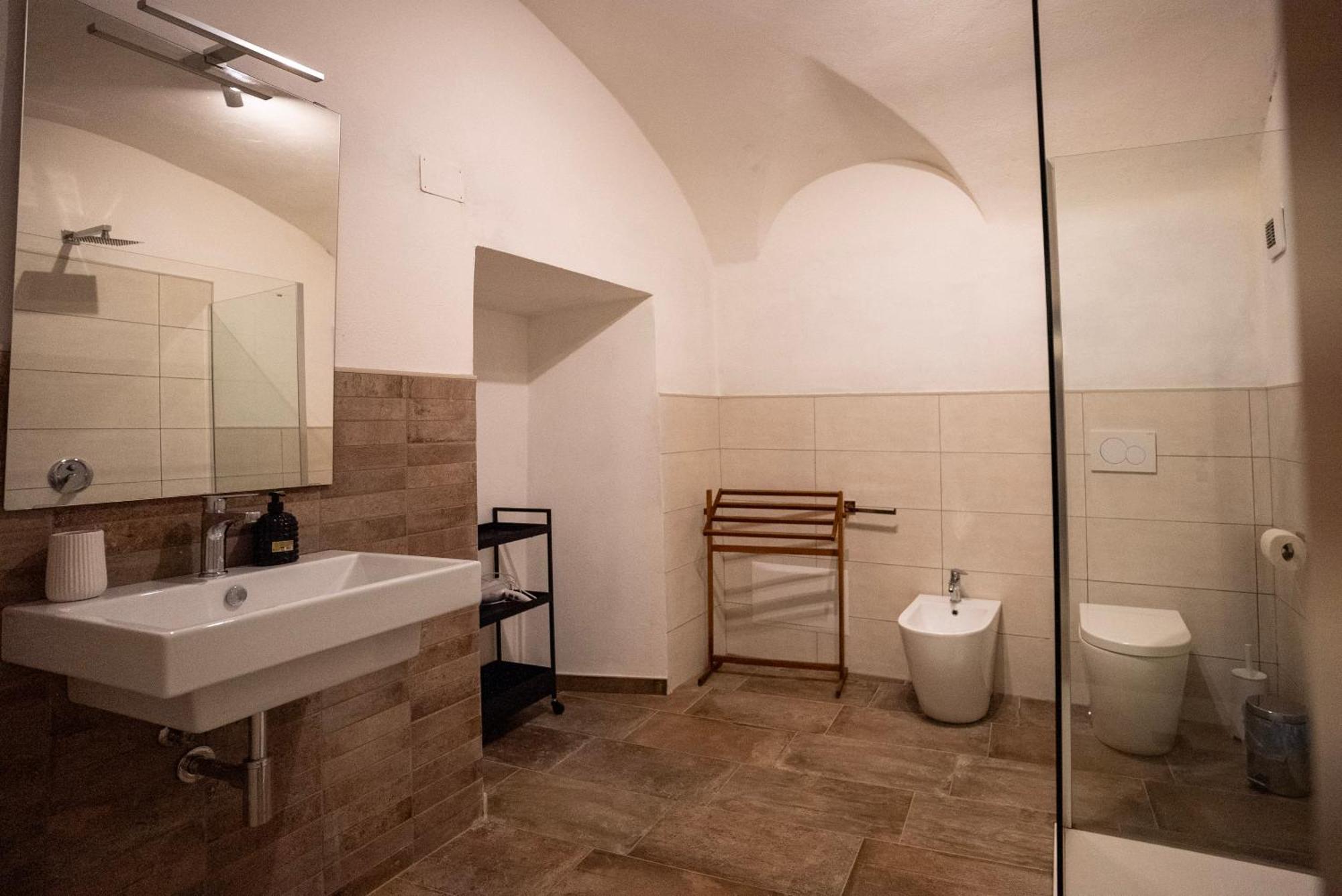 Sardinian Gallery Domus 博萨 客房 照片